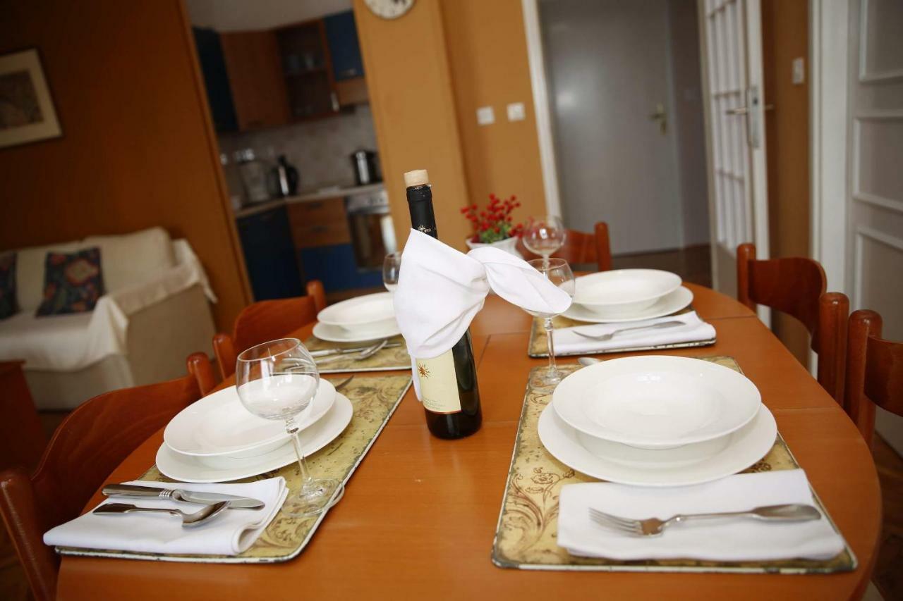 Apartment And Rooms Villa Kolonada โวดีเซ ภายนอก รูปภาพ