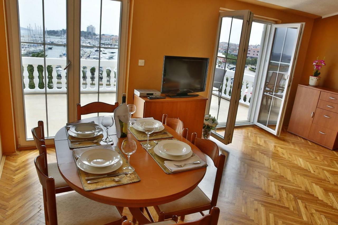 Apartment And Rooms Villa Kolonada โวดีเซ ภายนอก รูปภาพ
