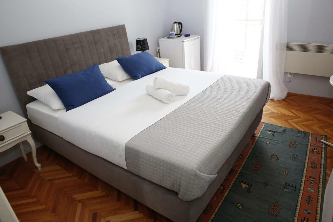 Apartment And Rooms Villa Kolonada โวดีเซ ภายนอก รูปภาพ