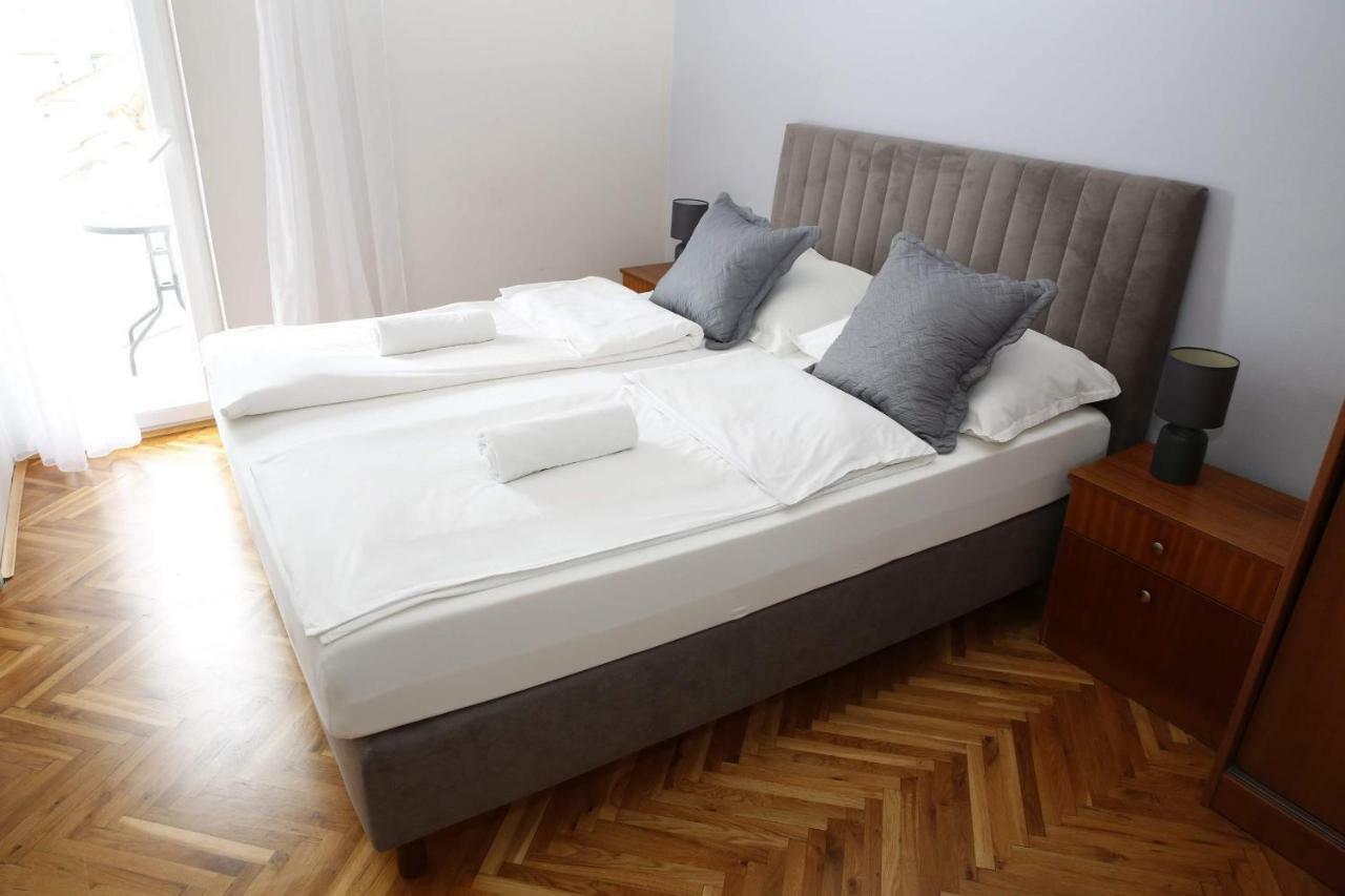 Apartment And Rooms Villa Kolonada โวดีเซ ภายนอก รูปภาพ